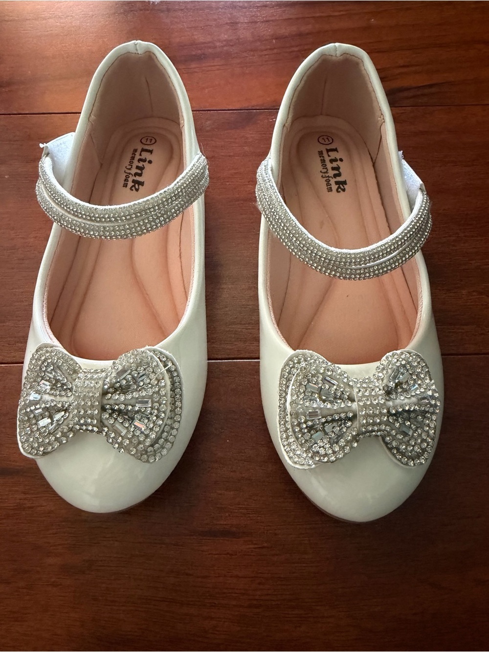 Link Ivory Dress Mary Jane Shoes with Rhinestone Bow Size 11 - Picture 1 of 10